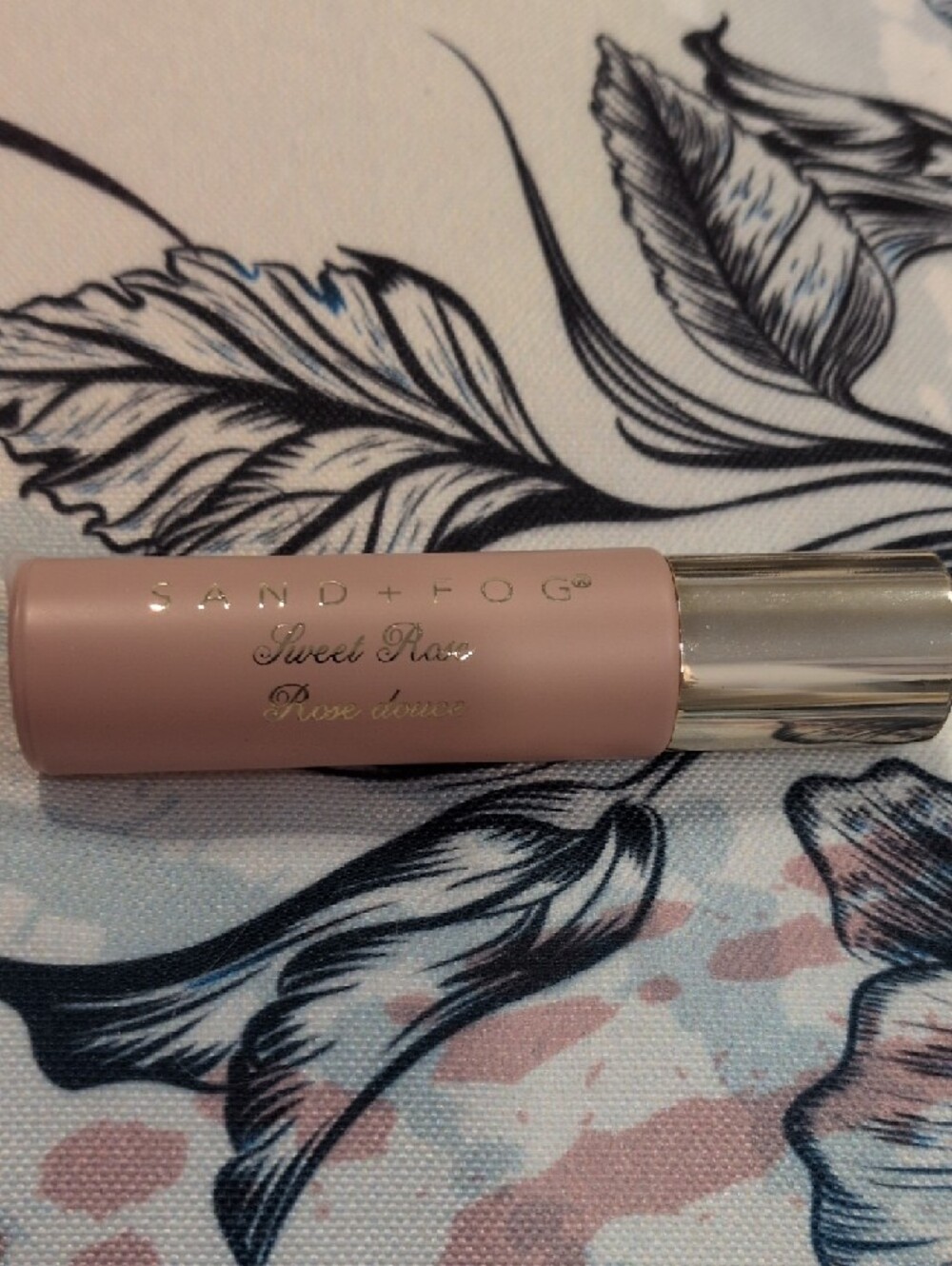 🐿️🐿️SAND+FOG Sweet Rose Parfum Oil Roller - Picture 2 of 2
